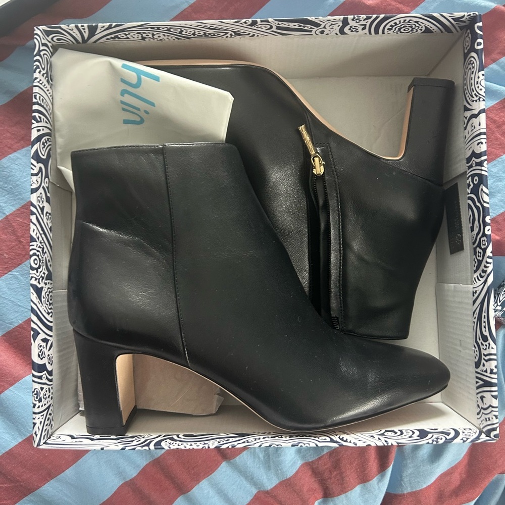 J MCLAUGHLIN GLORIA LEATHER ANKLE BOOT BLACK SZ 10 MODERN CHIC PREPPY OFFICE